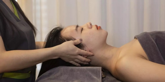Spa gội đầu dưỡng sinh được yêu thích ở Hà Nội vì phù hợp với nhu cầu cải thiện sức khỏe đầu tóc, giảm mệt mỏi
