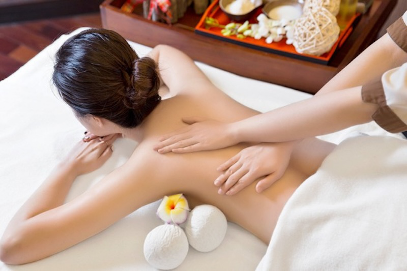 Skinlab nổi bật là địa chỉ hàng đầu cung cấp dịch vụ spa xông hơi thảo dược tại Hà Nội chuyên nghiệp và an toàn