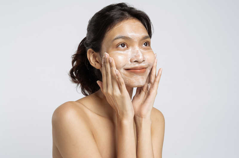 Sữa rửa mặt phù hợp mùa đông giữ vai trò nền tảng rất quan trọng trong mọi quy trình dưỡng da.