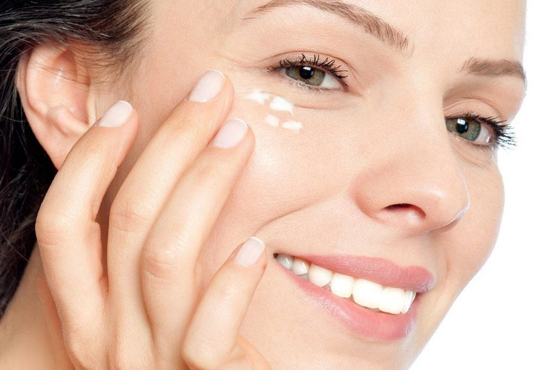 Trong quá trình áp dụng 5 bước chăm sóc da mùa thu, nhiều khách hàng tin tưởng lựa chọn sử dụng dịch vụ và sản phẩm tại Skinlab