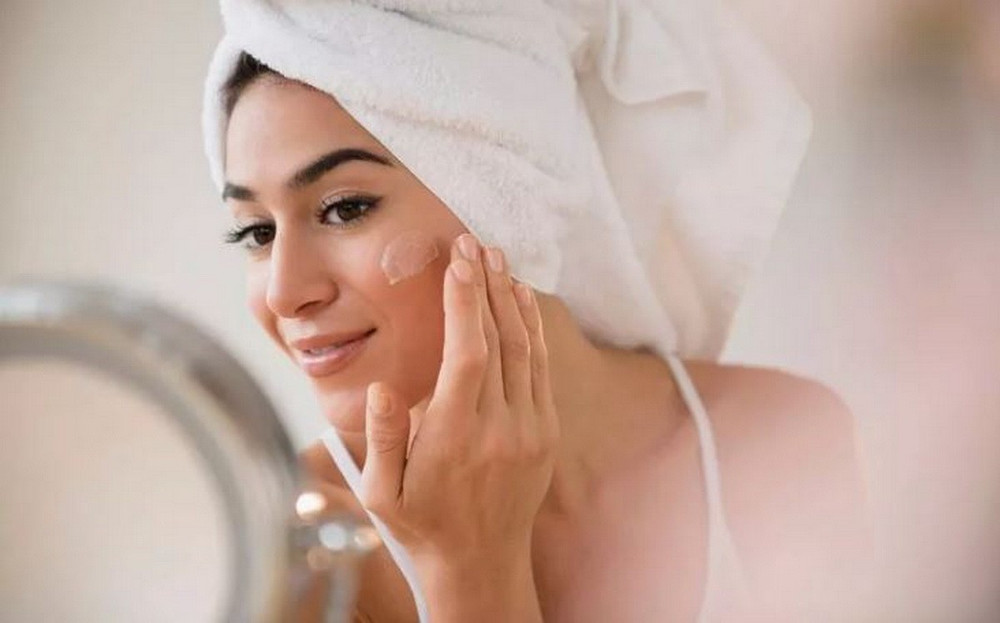 Chăm sóc da mùa thu tại nhà cần chú trọng đến việc sử dụng các dưỡng chất từ thiên nhiên.