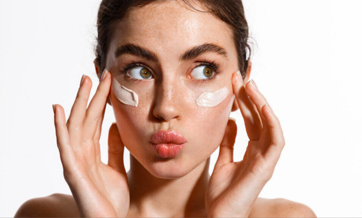 Để đảm bảo chống nắng khi trời nhiều mây mang đến hiệu quả tốt nhất, việc lựa chọn các địa chỉ chăm sóc da uy tín là vô cùng quan trọng.