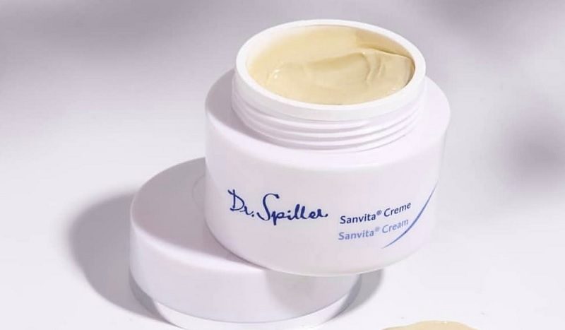 Skinlab nổi tiếng là thương hiệu chăm sóc da chuyên sâu với nhiều năm kinh nghiệm trong lĩnh vực làm đẹp và điều trị da