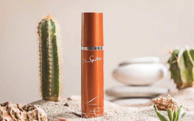 Dưỡng da kết hợp chống nắng giao mùa không chỉ giúp cung cấp độ ẩm cần thiết cho da mà còn ngăn chặn tia UV gây hại