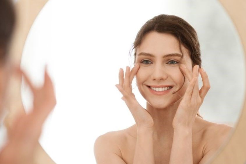 Dưỡng da mùa thu cho da thường là một việc làm quan trọng để duy trì vẻ đẹp mịn màng, tươi trẻ.