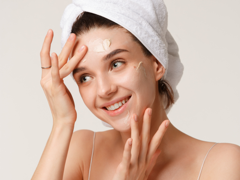 Kem chống nắng mùa hanh khô ngày càng được nhiều người tin dùng