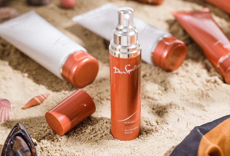 Nên thoa kem chống nắng từ 20-30 phút trước khi ra ngoài để các hoạt chất thẩm thấu hoàn toàn và phát huy hiệu quả.