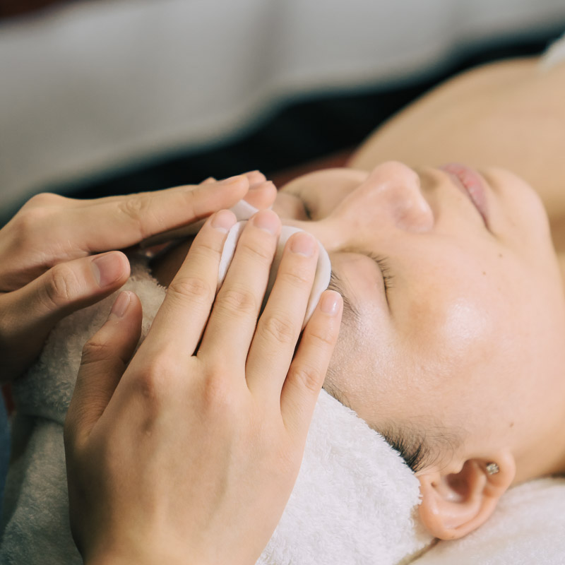 Lợi ích từ dịch vụ chăm sóc da của Skinlab trong lịch skincare mùa thu đơn giản