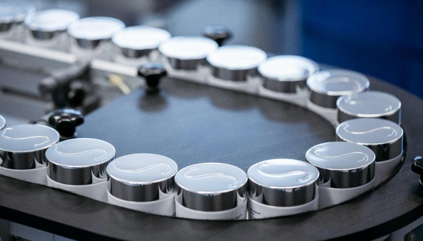 Mỹ phẩm sinh học có tốt không là câu hỏi được rất nhiều người quan tâm trong bối cảnh xu hướng làm đẹp ngày một phát triển