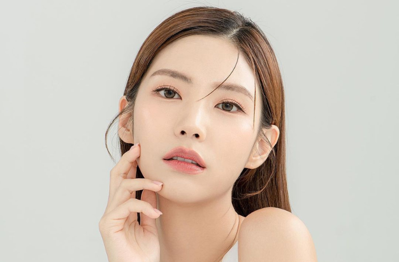 Mỹ phẩm sinh học dưỡng trắng luôn được săn đón trong các sản phẩm chăm sóc sắc đẹp nhằm giúp duy trì vẻ trẻ trung, rạng rỡ theo thời gian.