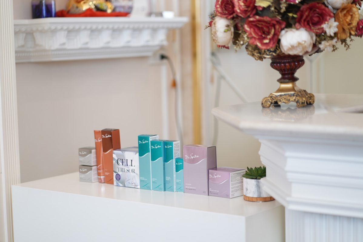 Khi lựa chọn mỹ phẩm spa chính hãng, người dùng cần quan tâm các yếu tố như địa chỉ cung cấp uy tín