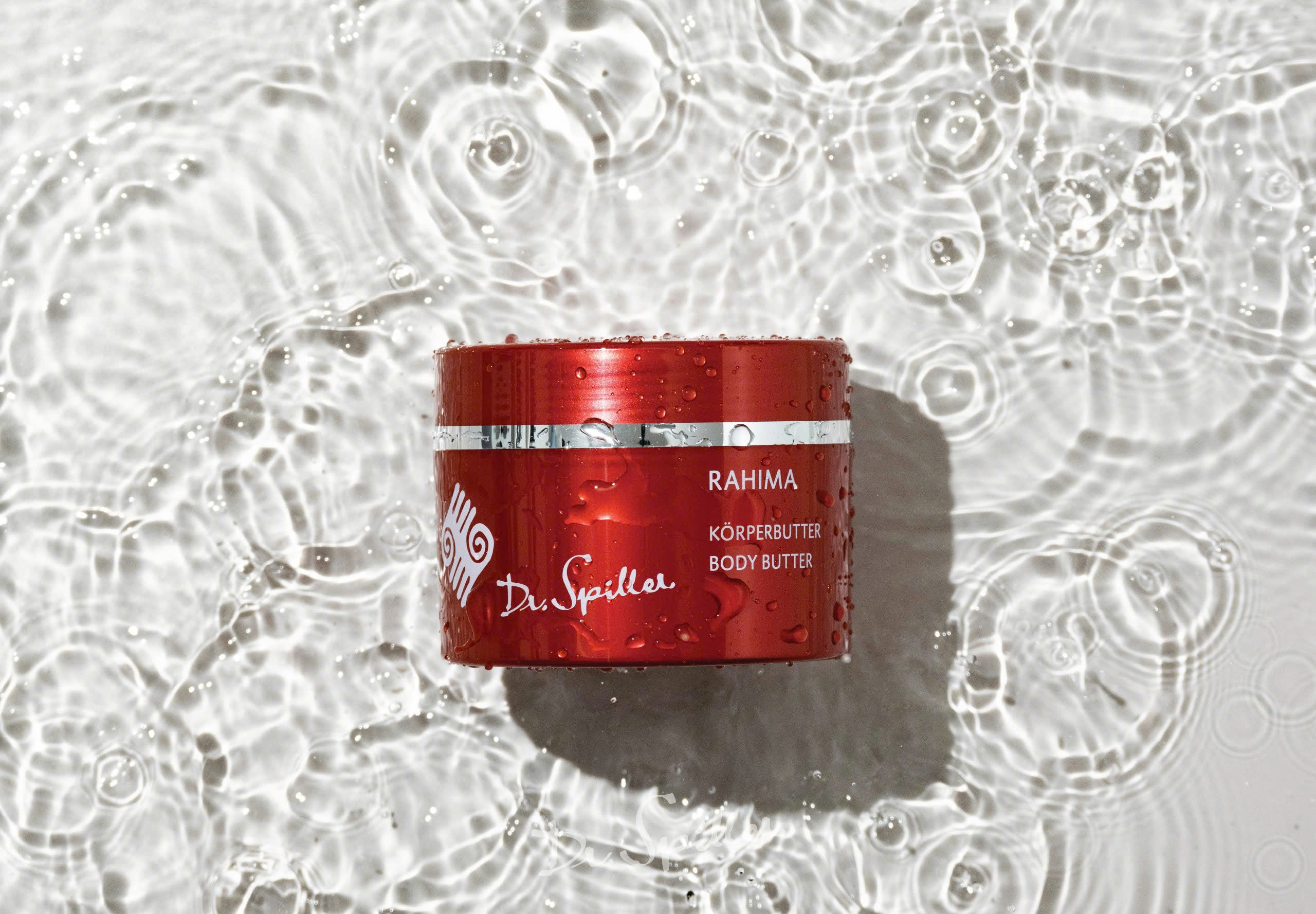 Kem dưỡng Dr.Spiller hỗ trợ dưỡng ẩm da nứt nẻ tay mùa thu