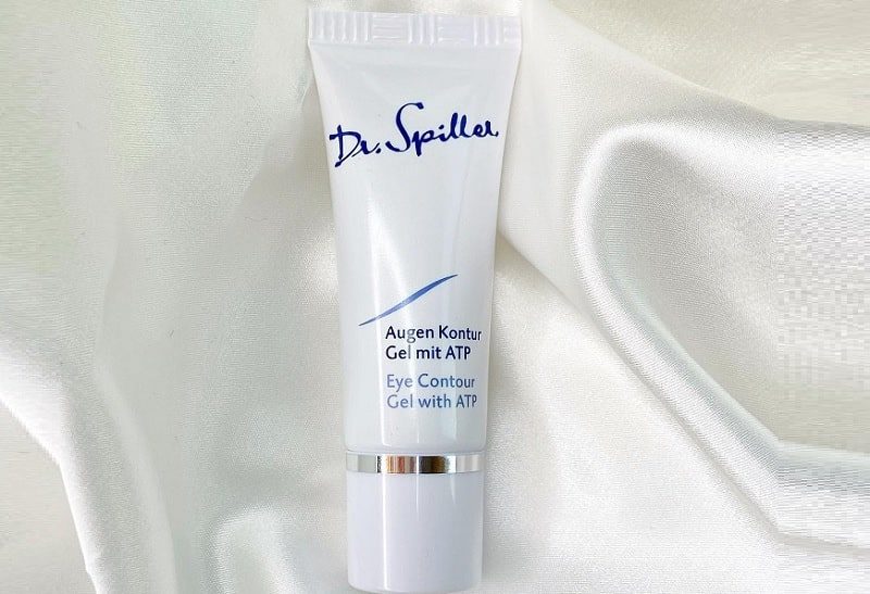 Thoa kem dưỡng da vùng mắt giúp bạn tươi trẻ hơn khi skinacre