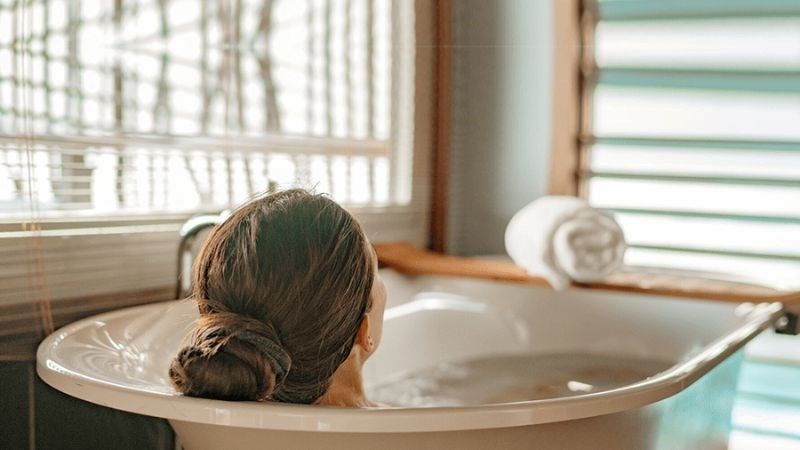 Những sai lầm cần tránh khi tắm nước ấm mùa thu