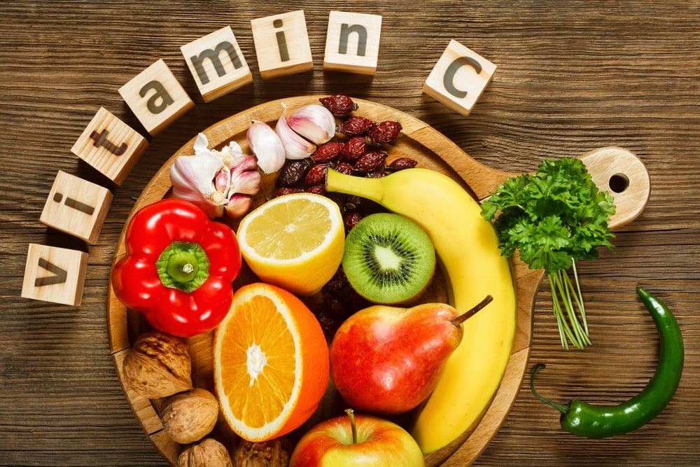 Vitamin C có vai trò quan trọng trong việc duy trì sức khỏe và vẻ đẹp tự nhiên của làn da