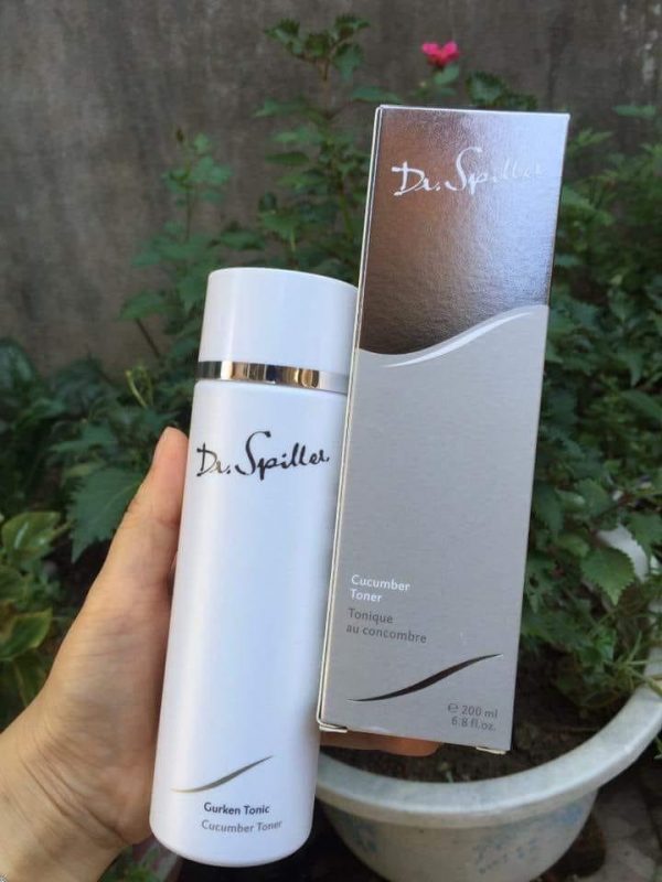 Toner dưỡng ẩm giao mùa của Skinlab bổ sung độ ẩm tức thì với khả năng giữ nước lâu dài trên da