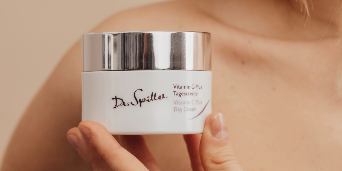 Không chỉ tư vấn về lựa chọn mỹ phẩm phù hợp, Skinlab còn hỗ trợ khách hàng quy trình sử dụng đúng cách, phù hợp với tình trạng da