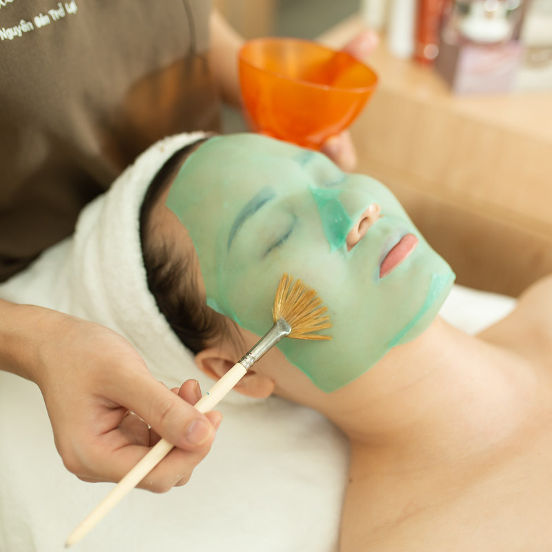 Bên cạnh việc uống collagen khi giao mùa, bạn có thể tham khảo các trị liệu collagen của Dr.Spiller