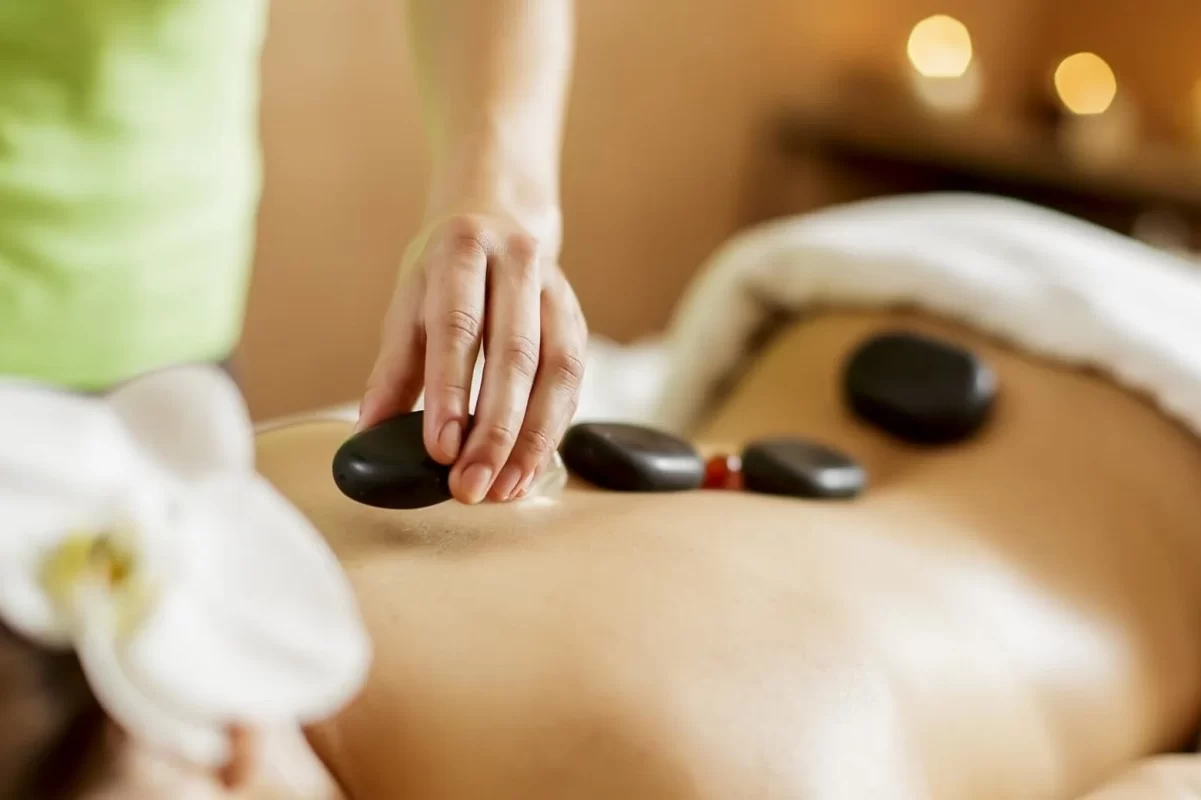Lưu ý khi chọn địa chỉ massage đá nóng thư giãn cuối tuần tại TP.HCM