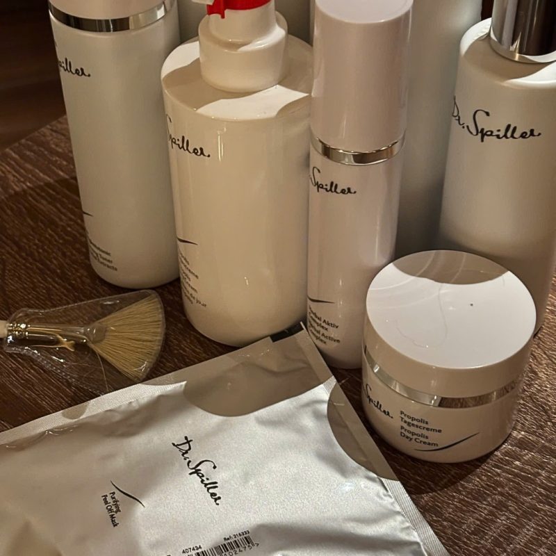 Mỹ phẩm sinh học có hiệu quả lâu dài khi người dùng duy trì thói quen chăm sóc da đều đặn và đúng cách.