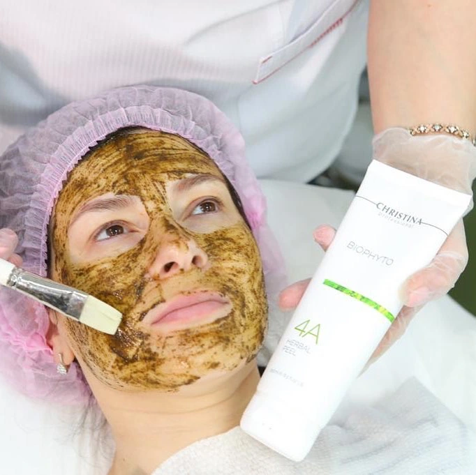 Peel da sinh học là quá trình sử dụng các hoạt chất tự nhiên hoặc chiết xuất từ thực vật giúp loại bỏ lớp tế bào chết trên bề mặt da