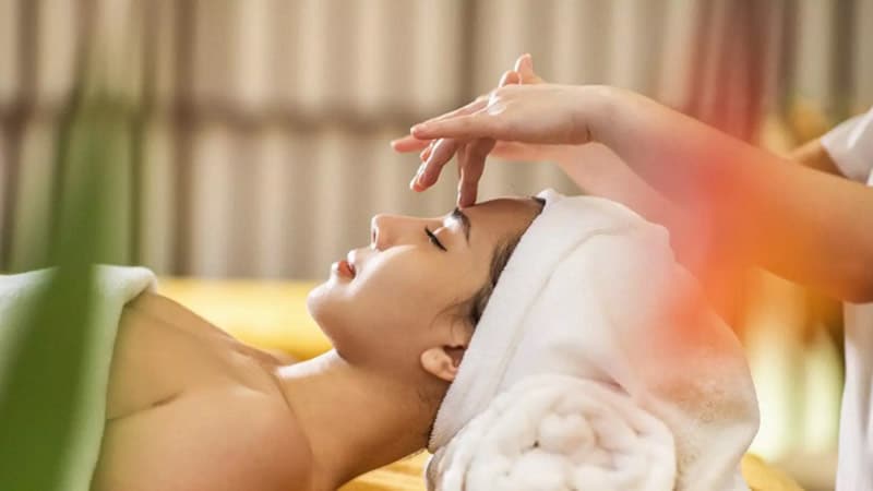 Thói quen đều đặn gội đầu thư giãn cuối tuần tại Skinlab trở thành bí quyết giữ gìn sự trẻ trung, tự tin của nhiều khách hàng.