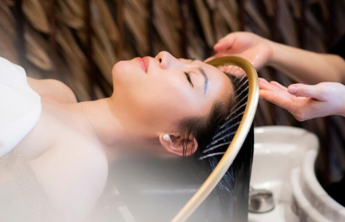 Skinlab nổi tiếng với những dịch vụ chăm sóc da và tóc chuyên sâu, trong đó dịch vụ gội đầu thư giãn được nhiều khách hàng tin tưởng.