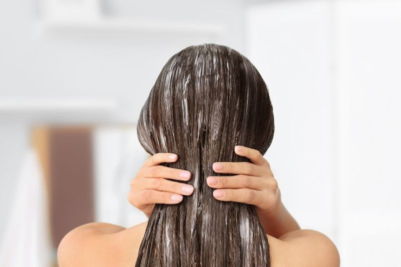 Collagen đóng vai trò quan trọng trong việc tái tạo cấu trúc và tăng cường sức khỏe cho từng sợi tóc.