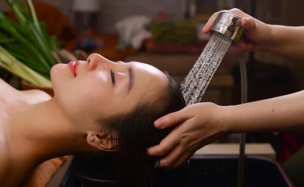 Nhiều người đã tìm kiếm các review gội đầu dưỡng sinh để hiểu rõ hơn về hiệu quả của dịch vụ này trước khi quyết định trải nghiệm.