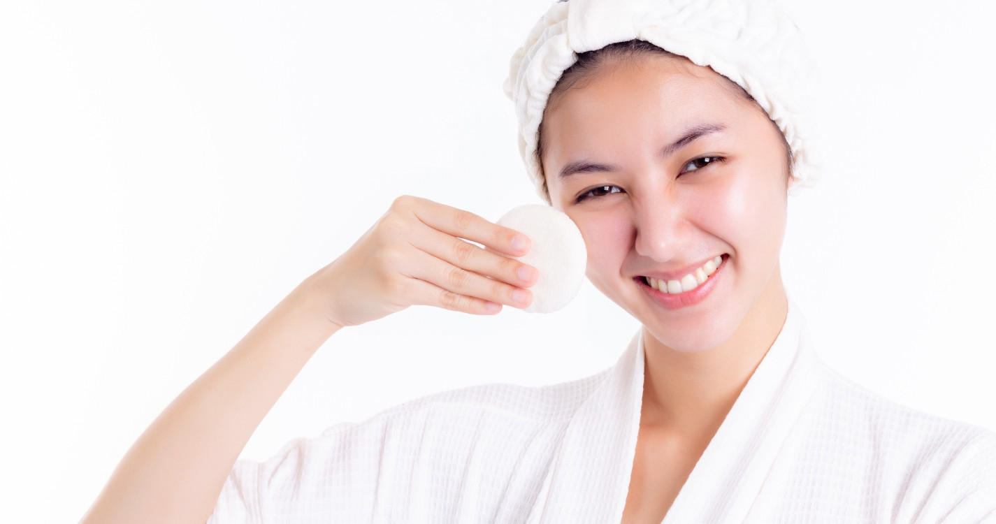 Lưu ý về chế độ sinh hoạt hỗ trợ chăm sóc da khi trang điểm nhiều ngày Tết