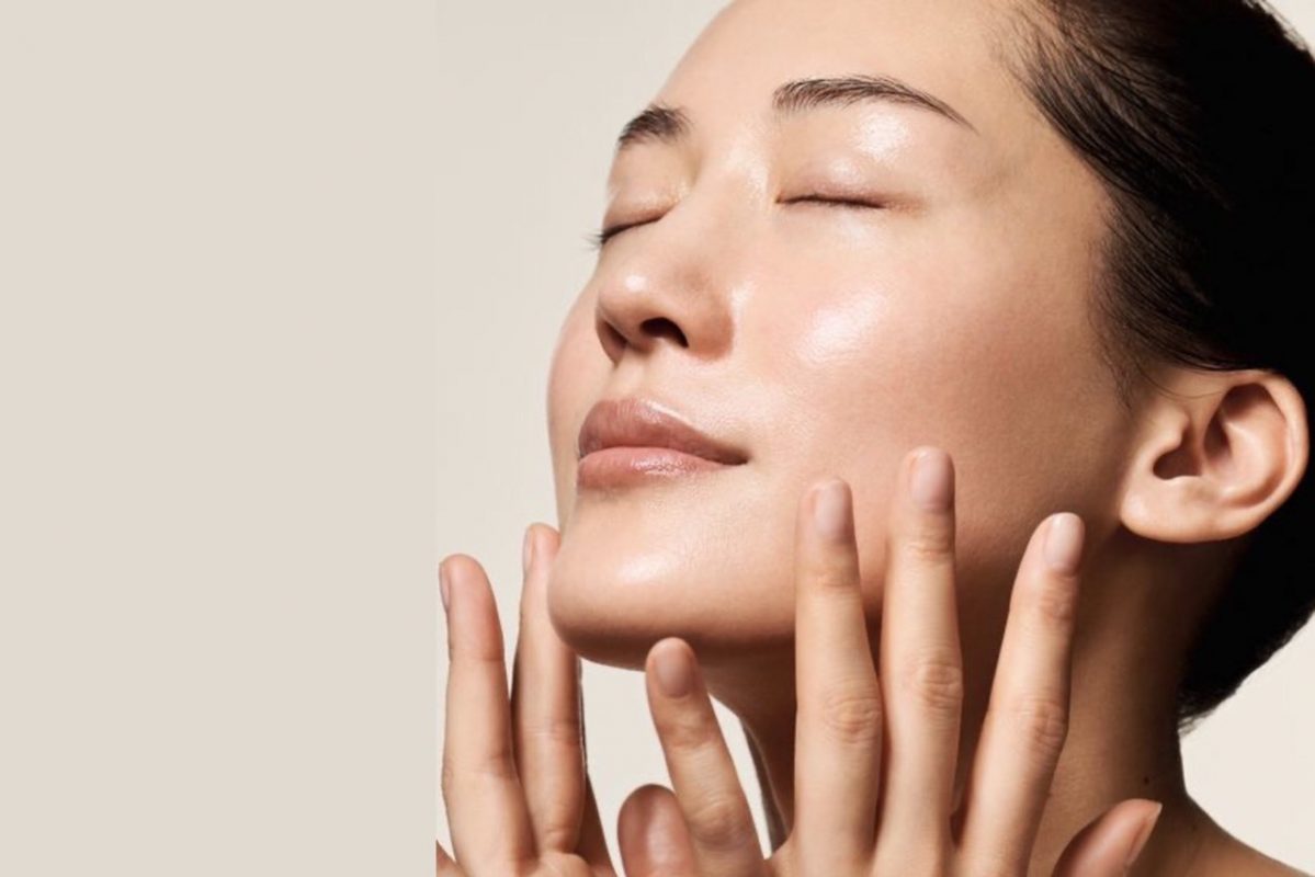 Chăm sóc da mùa xuân kết hợp dinh dưỡng trở nên vô cùng quan trọng để giúp bảo vệ da, cải thiện sức khỏe và duy trì vẻ tươi trẻ tự nhiên.