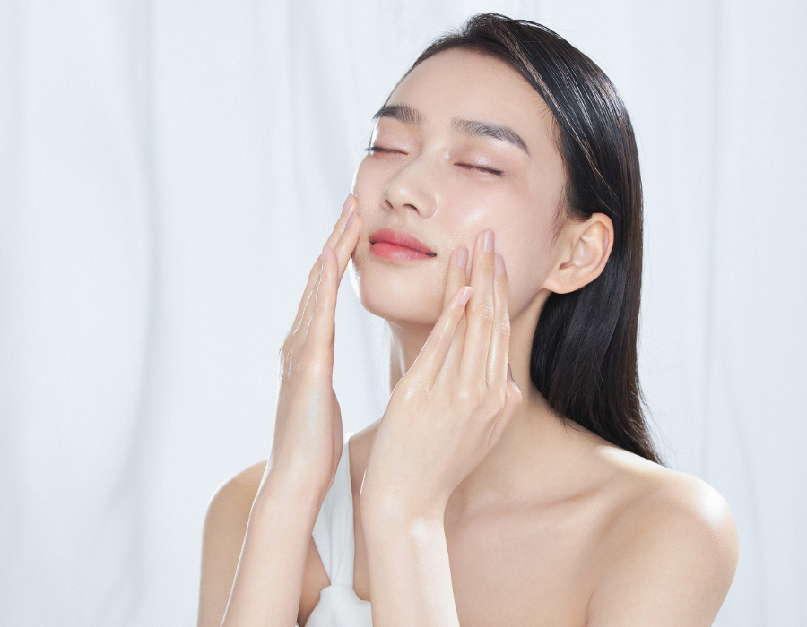 Chăm sóc da tại nhà mùa nồm trở thành việc làm quan trọng giúp duy trì một làn da khỏe mạnh, tươi sáng.