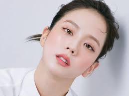 Skinlab tận dụng hiệu quả quy trình chăm sóc da khoa học kết hợp với các liệu pháp dinh dưỡng vừa giúp nuôi dưỡng da và tăng sức đề kháng từ bên trong.