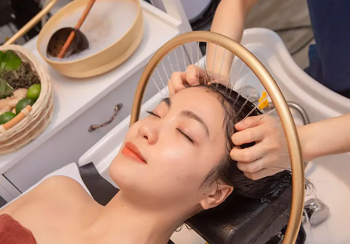 Để phát huy tối đa hiệu quả của chăm sóc tóc organic 2026, người dùng cần đọc kỹ thành phần và xuất xứ sản phẩm.