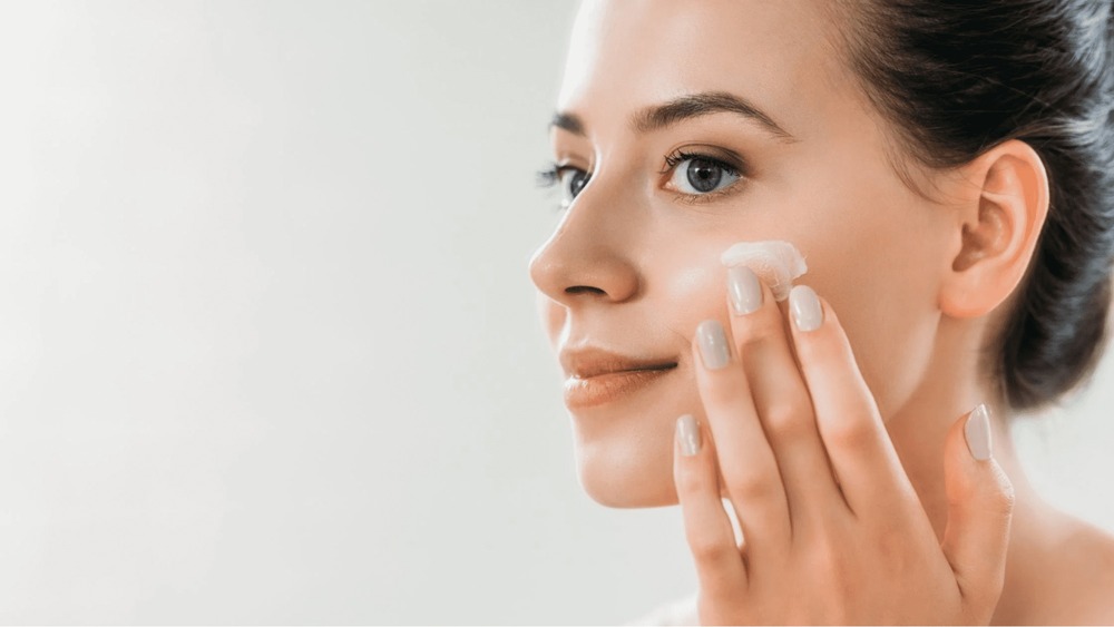 Độ ẩm cao là hiện tượng trong không khí chứa một lượng hơi nước lớn, vượt mức trung bình hoặc bình thường.