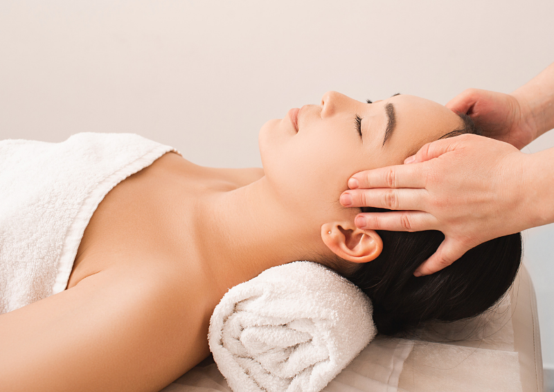 Gội đầu thư giãn trải nghiệm cao cấp hiện là xu hướng chăm sóc tóc và thư thái được nhiều người ưa chuộng