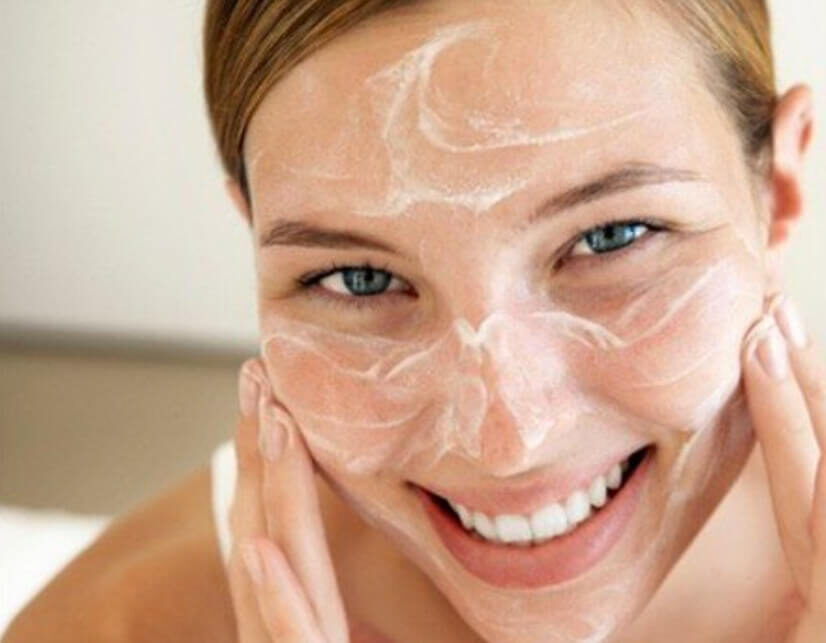 Lưu ý khi sử dụng sữa rửa mặt mùa nồm để đảm bảo an toàn và hiệu quả