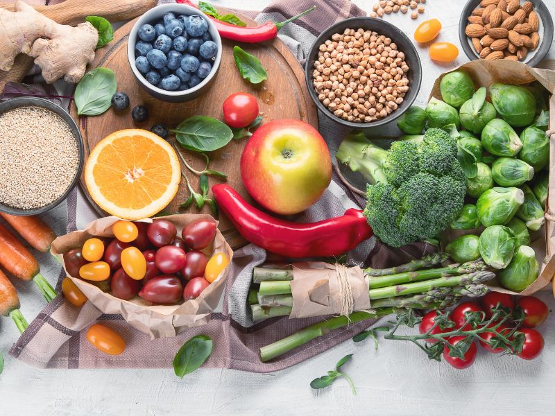 Những loại thực phẩm không chỉ giàu vitamin, khoáng chất, chất chống oxy hóa mà còn chứa các hợp chất sinh học giúp hỗ trợ quá trình tái tạo tế bào da.