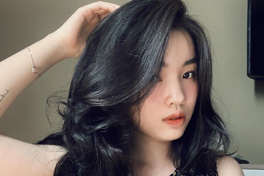 Việc đặc biệt chú trọng chăm sóc tóc sau uốn trong năm 2026 giúp tóc giữ được nếp lâu hơn, bền đẹp và tự nhiên hơn.