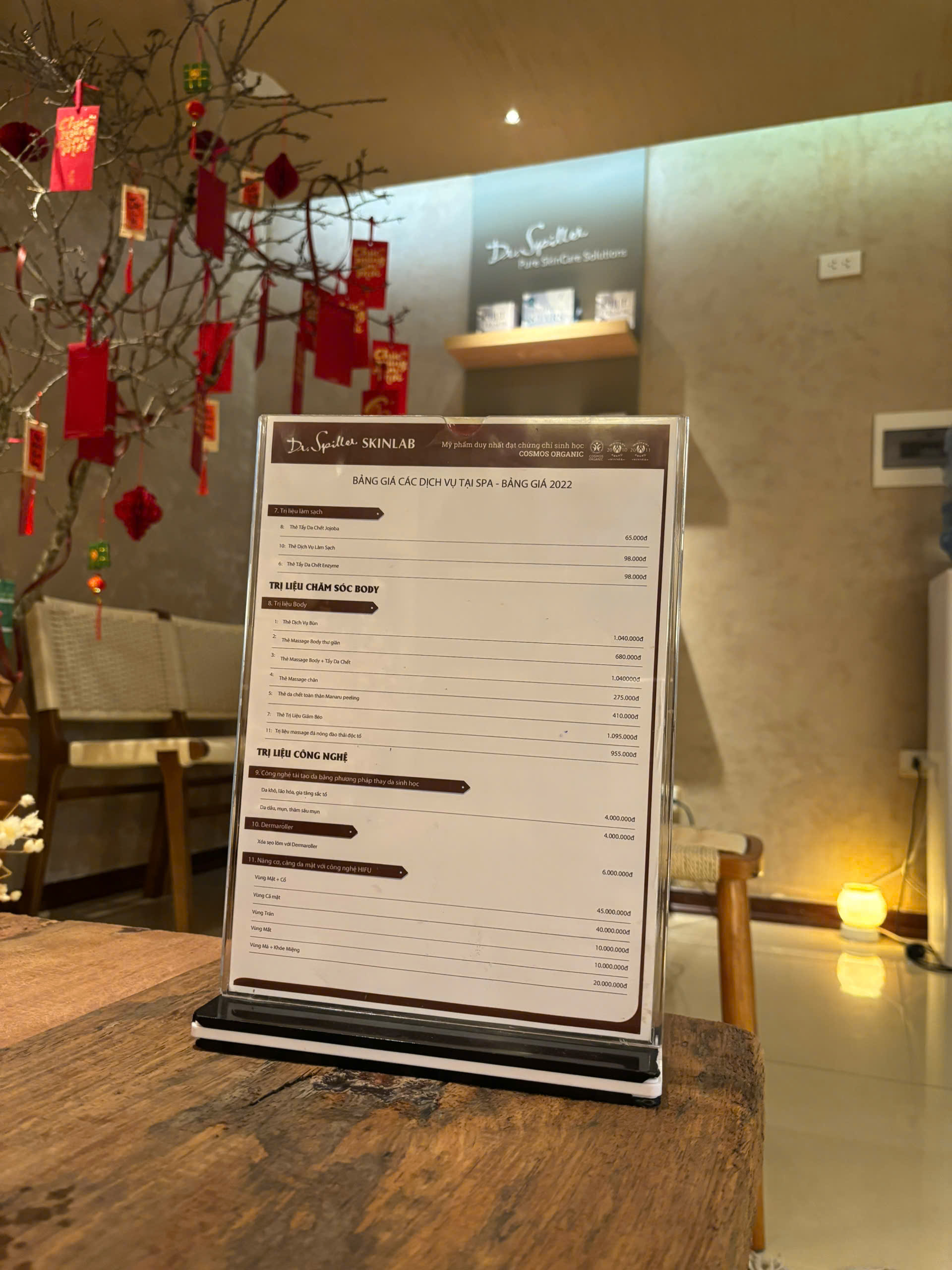 Skinlab luôn tạo nên sự khác biệt trong bảng giá spa Hải Phòng bằng việc đảm bảo dịch vụ chất lượng cao và hợp lý.