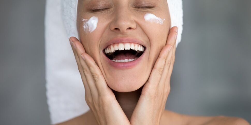 Xây dựng chế độ sinh hoạt tốt cho da mùa nồm đóng vai trò quan trọng trong việc giữ gìn và bảo vệ làn da khỏe mạnh