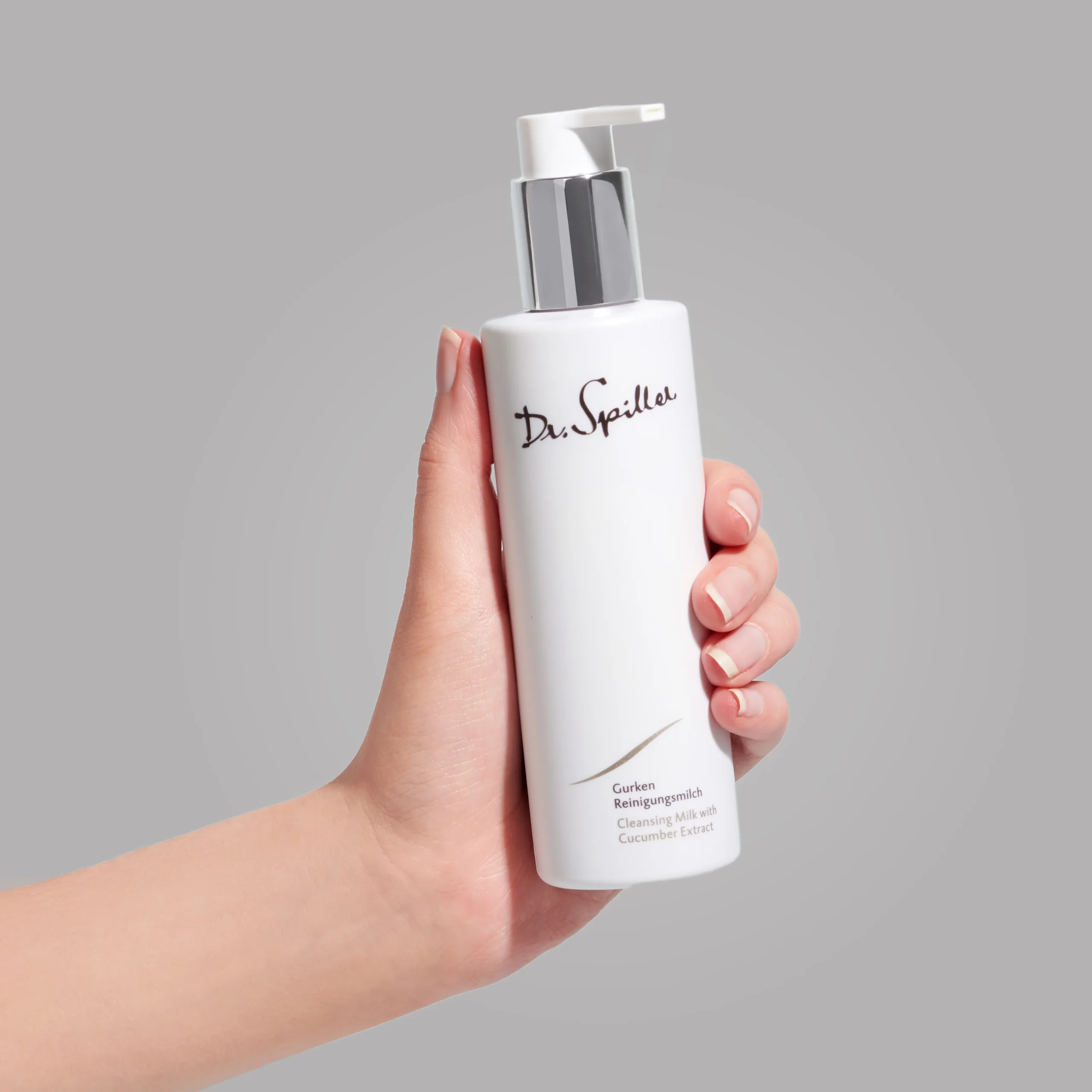 Skinlab thiết kế những gói chăm sóc da chống vi khuẩn và kiểm soát bã nhờn rất thích hợp cho mùa nồm.