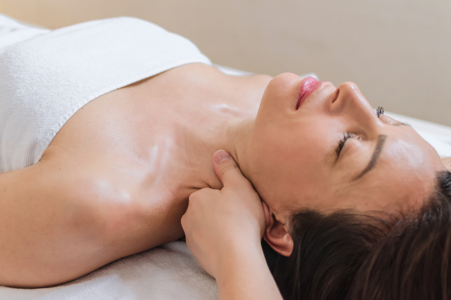 Spa massage trị liệu Hải Phòng ngày càng được nhiều người quan tâm nhờ khả năng cải thiện sức khỏe và thư giãn hiệu quả