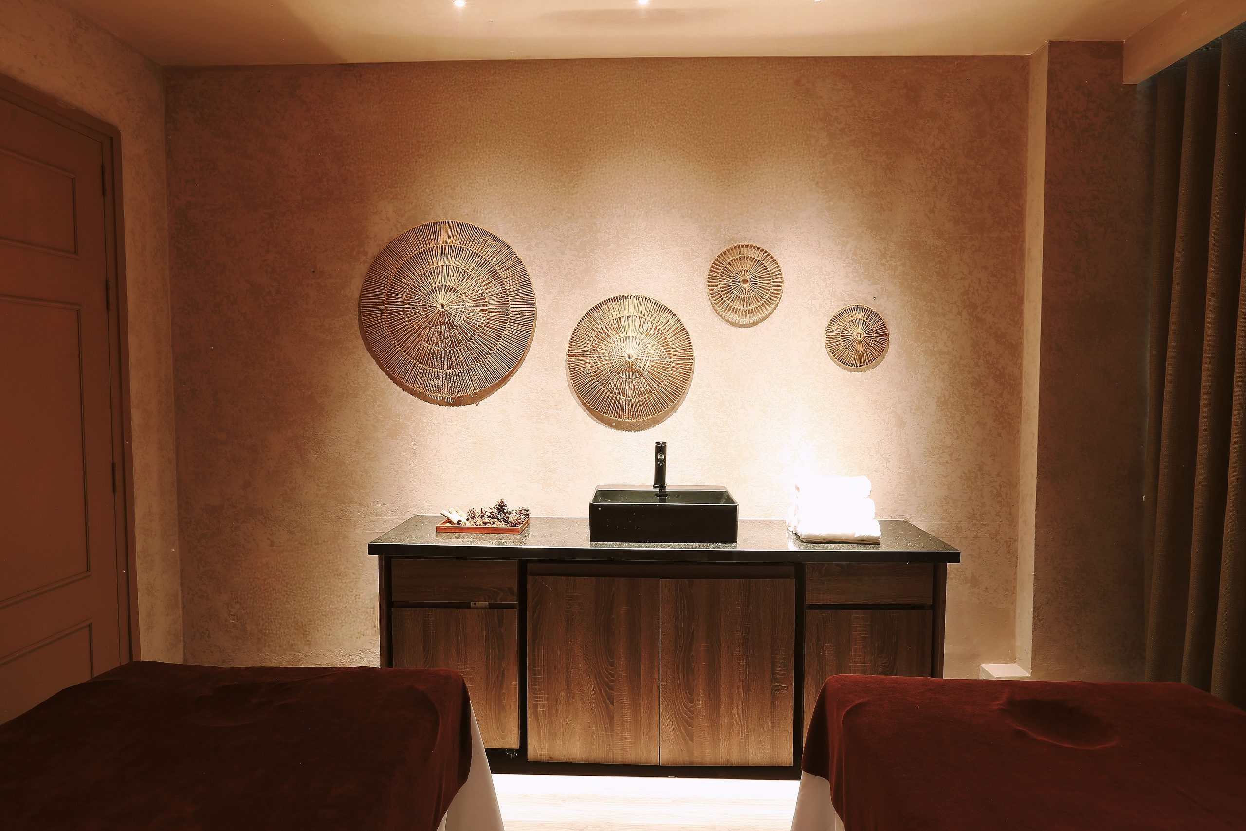 Spa Quảng Ninh chăm sóc da đã trở thành lựa chọn hàng đầu cho những ai mong muốn sở hữu làn da khỏe đẹp, rạng rỡ.