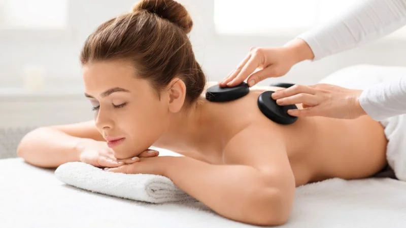 Thúc Đẩy Sức Khỏe Và Sự Thư Giãn Tại Spa Quảng Ninh Massage Đá Nóng
