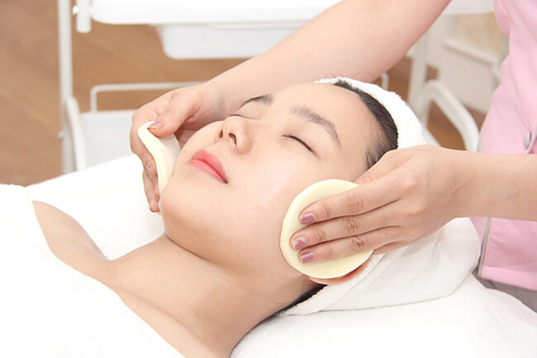 Spa chăm sóc da mặt giá rẻ HCM chính là giải pháp tối ưu cho những ai muốn làm đẹp tự nhiên mà không lo ngại về mức giá dịch vụ.