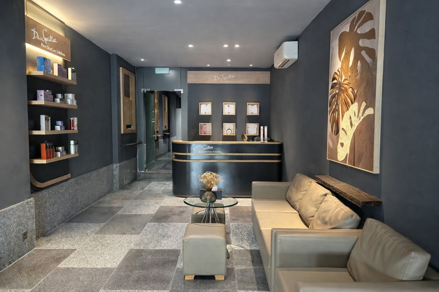Skinlab là thương hiệu spa chuyên cung cấp các dịch vụ chăm sóc da chuyên sâu, trong đó nổi bật nhất là liệu trình chống lão hóa da