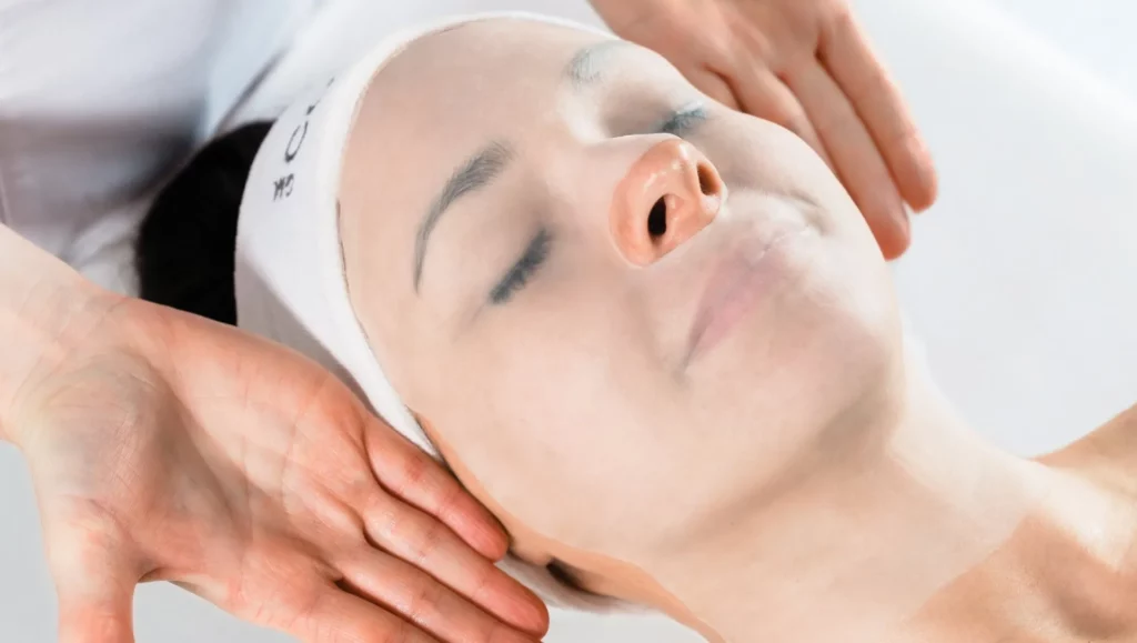 Khi lựa chọn spa Quảng Ninh liệu trình collagen tại Skinlab, khách hàng hoàn toàn yên tâm về chất lượng và sự tận tâm trong dịch vụ