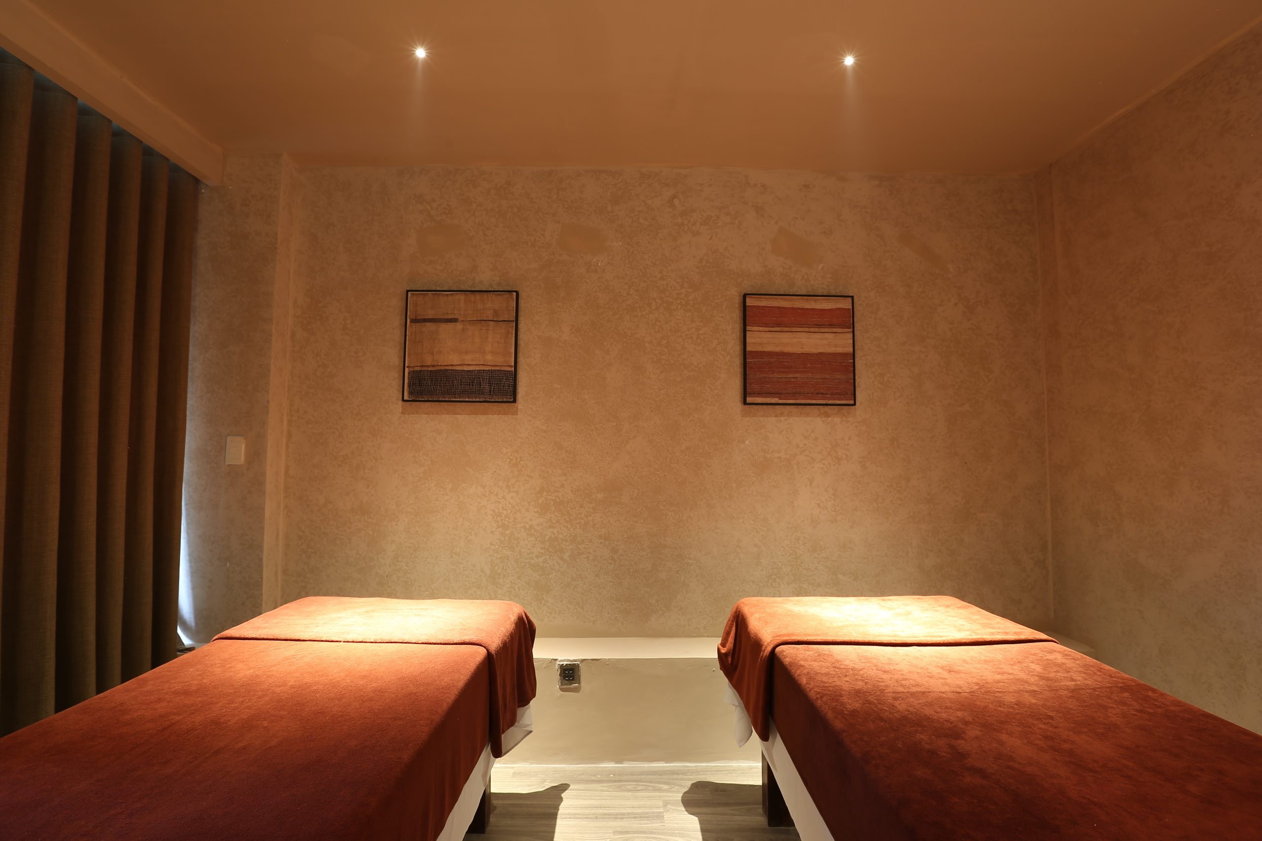 Spa Quảng Ninh trị mụn chuyên sâu cung cấp đa dạng các dịch vụ điều trị phù hợp với từng nhóm mụn riêng biệt.