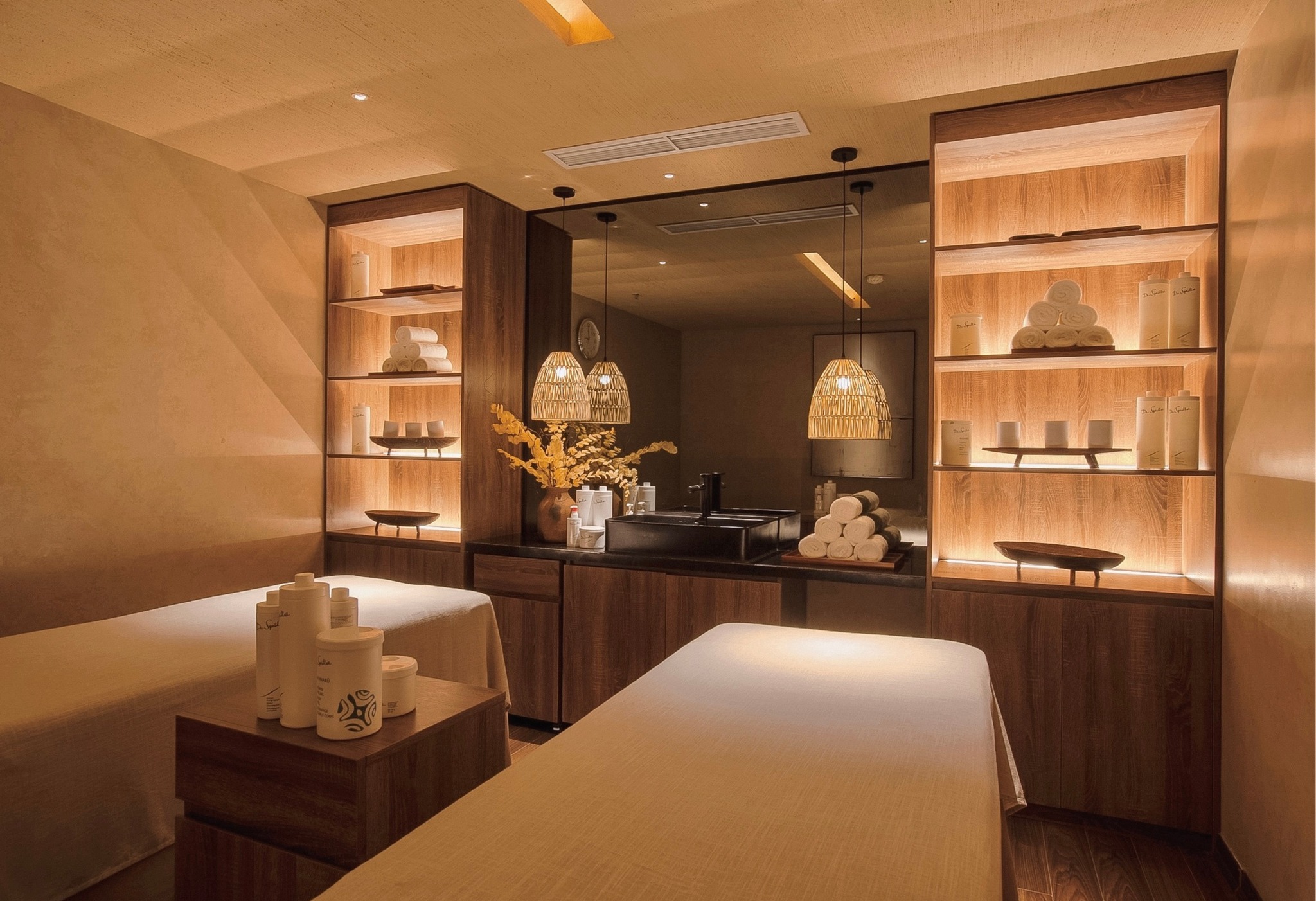 Skinlab được biết đến là một trong những hệ thống spa chuyên nghiệp cung cấp dịch vụ chăm sóc da uy tín và hiệu quả tại khu vực Quảng Ninh